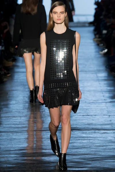 Look 4